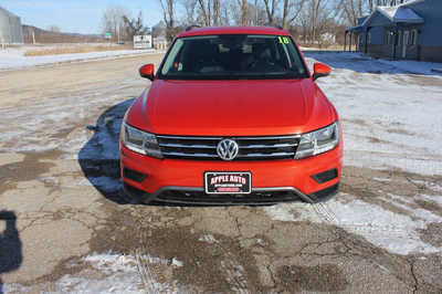 2018 Volkswagen Tiguan, $10499. Photo 3