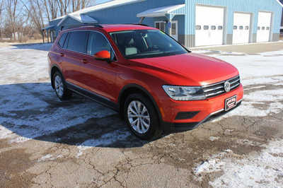 2018 Volkswagen Tiguan, $10499. Photo 4