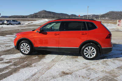 2018 Volkswagen Tiguan, $10499. Photo 9