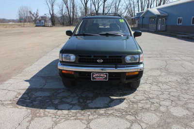1998 Nissan Pathfinder, $2000. Photo 3