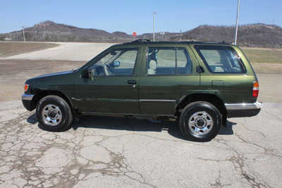1998 Nissan Pathfinder, $2000. Photo 9