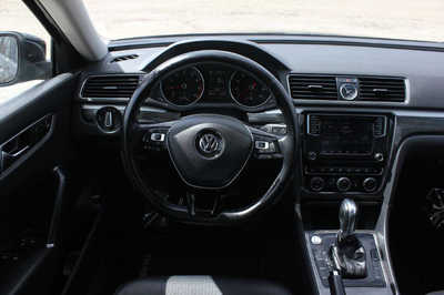 2016 Volkswagen Passat, $13499. Photo 10