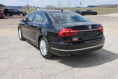 2016 Volkswagen Passat, $13499. Photo 8