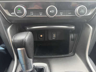 2018 Honda Accord, $18999. Photo 12