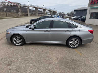 2018 Honda Accord, $18999. Photo 8