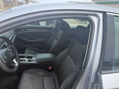 2018 Honda Accord, $18999. Photo 9