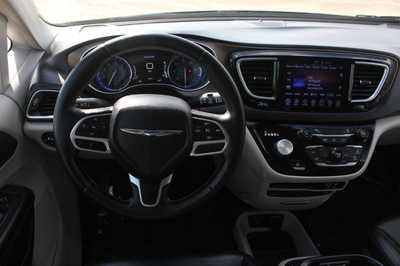 2017 Chrysler Pacifica, $15499. Photo 10