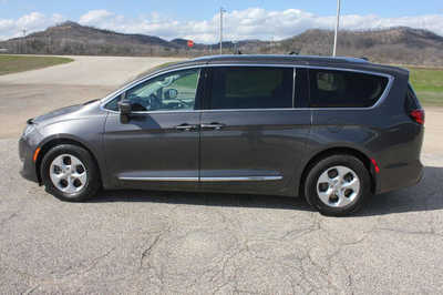 2017 Chrysler Pacifica, $15499. Photo 9