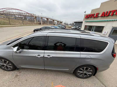 2017 Chrysler Pacifica, $13999. Photo 8