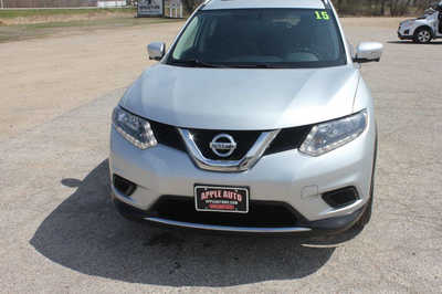 2015 Nissan Rogue, $10999. Photo 3