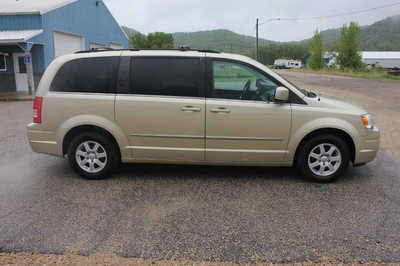 2010 Chrysler Town & Country, $5999. Photo 5