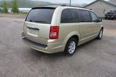 2010 Chrysler Town & Country, $5999. Photo 6