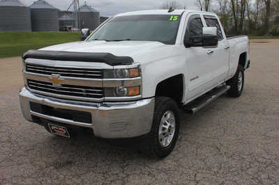 2015 Chevrolet 2500 Crew Cab, $21999. Photo 2