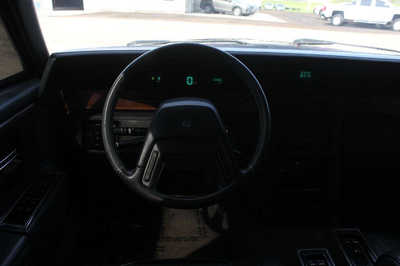 1984 Lincoln Continental, $6999. Photo 11