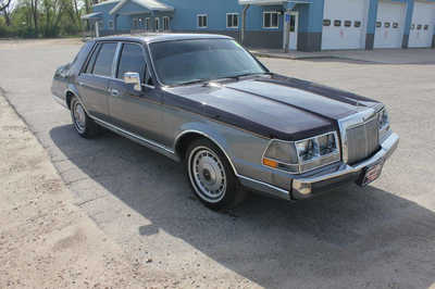 1984 Lincoln Continental, $6999. Photo 4