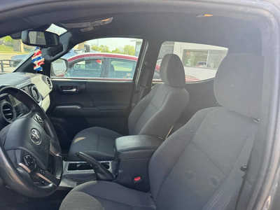 2019 Toyota Tacoma, $29999. Photo 7
