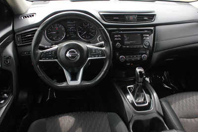 2017 Nissan Rogue, $9999. Photo 10