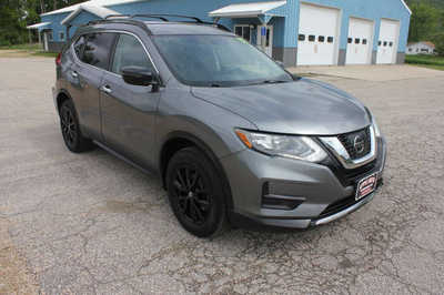 2017 Nissan Rogue, $9999. Photo 4