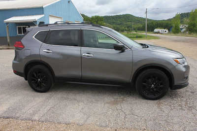 2017 Nissan Rogue, $9999. Photo 5