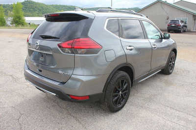 2017 Nissan Rogue, $9999. Photo 6