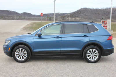 2019 Volkswagen Tiguan, $14499. Photo 9