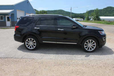 2016 Ford Explorer, $15999. Photo 5