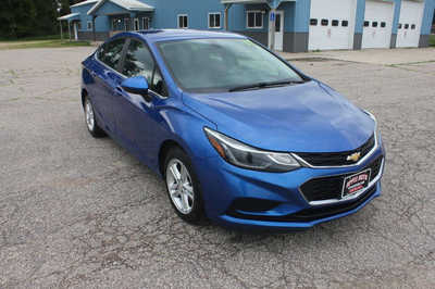 2017 Chevrolet Cruze, $7499. Photo 4