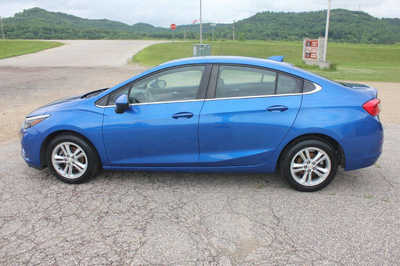 2017 Chevrolet Cruze, $7499. Photo 9