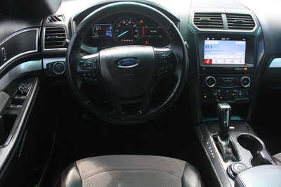 2017 Ford Explorer, $16999. Photo 10