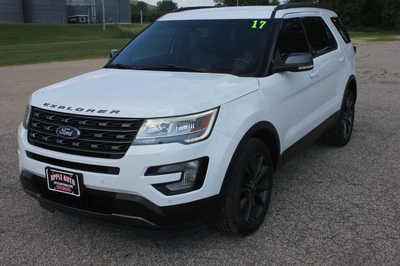 2017 Ford Explorer, $16999. Photo 2