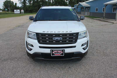 2017 Ford Explorer, $16999. Photo 3