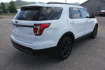 2017 Ford Explorer, $16999. Photo 6