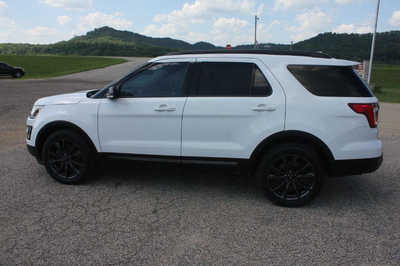 2017 Ford Explorer, $16999. Photo 9