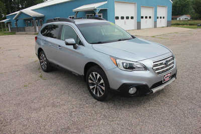 2015 Subaru Outback, $11999. Photo 4