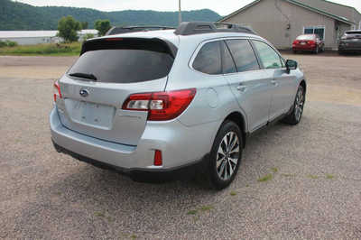 2015 Subaru Outback, $11999. Photo 6