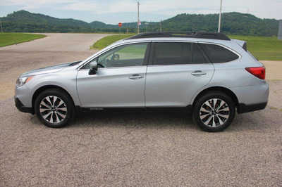 2015 Subaru Outback, $11999. Photo 9