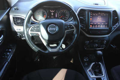 2015 Jeep Cherokee, $8499. Photo 10