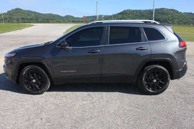2015 Jeep Cherokee, $8499. Photo 9