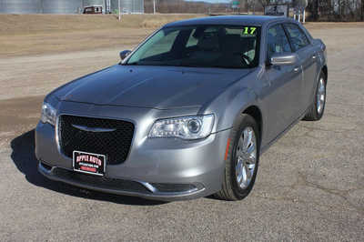 2017 Chrysler 300, $10999. Photo 2