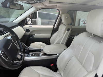 2014 Land Rover Range Rover, $13999. Photo 2