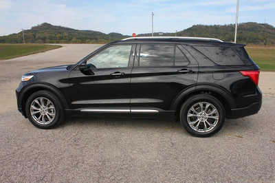 2021 Ford Explorer, $24499. Photo 9