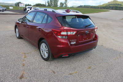 2017 Subaru Impreza, $9999. Photo 8
