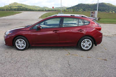2017 Subaru Impreza, $9999. Photo 9