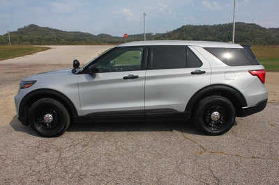 2020 Ford Explorer, $12499. Photo 9