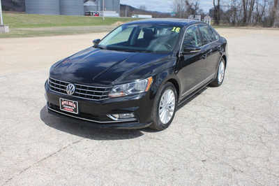 2016 Volkswagen Passat, $12999. Photo 2