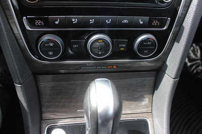 2016 Volkswagen Passat, $12999. Photo 1