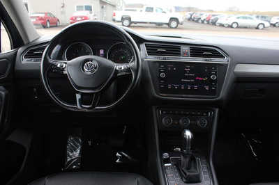 2019 Volkswagen Tiguan, $14499. Photo 10