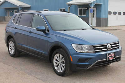 2019 Volkswagen Tiguan, $14499. Photo 4