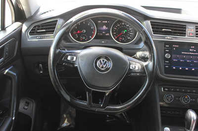 2018 Volkswagen Tiguan, $10999. Photo 11