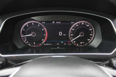 2019 Volkswagen Tiguan, $15499. Photo 12